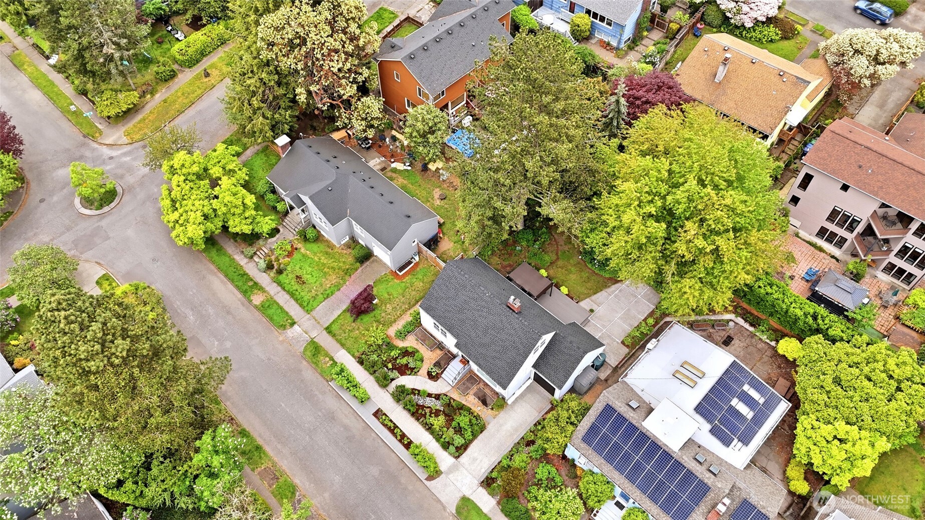 7030 27th Avenue NE, Seattle, WA 98115