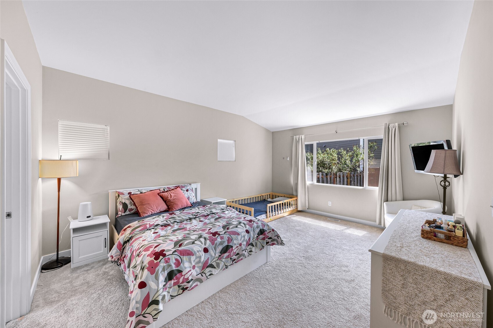 23977 SE 10th Street , Sammamish, WA 98075-8134