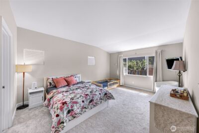 23977 SE 10th Street , Sammamish, WA 98075-8134 - Photo 14