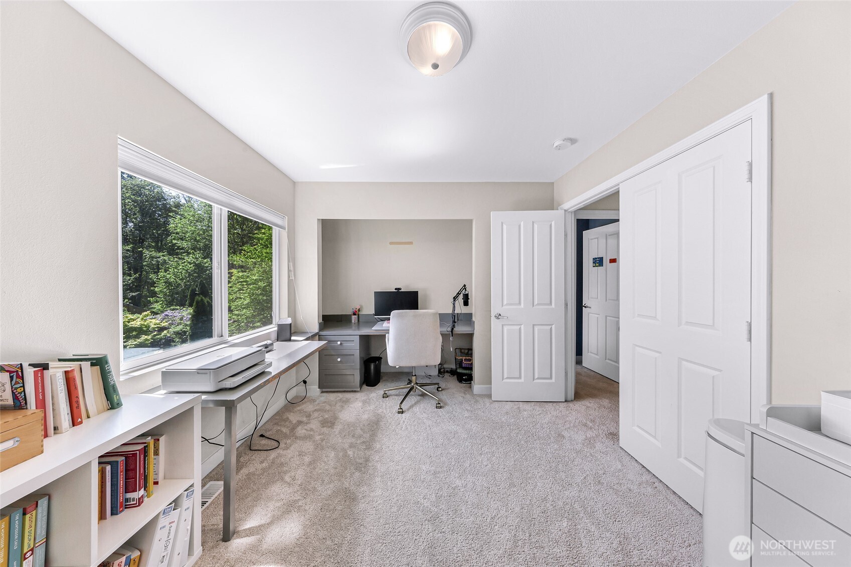 23977 SE 10th Street , Sammamish, WA 98075-8134