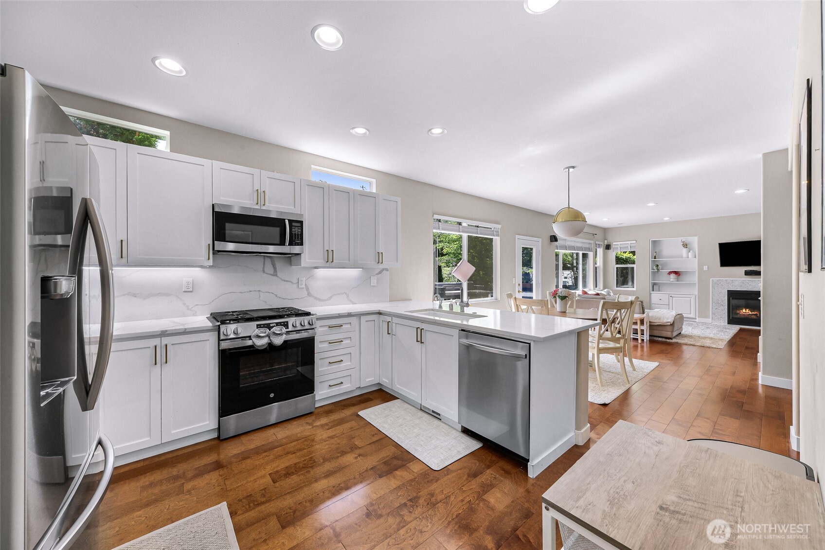 23977 SE 10th Street , Sammamish, WA 98075-8134
