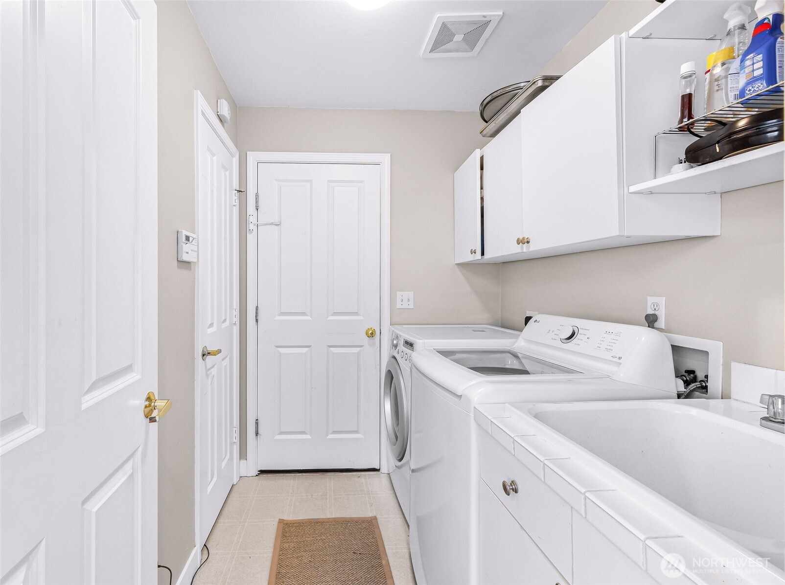 23977 SE 10th Street , Sammamish, WA 98075-8134