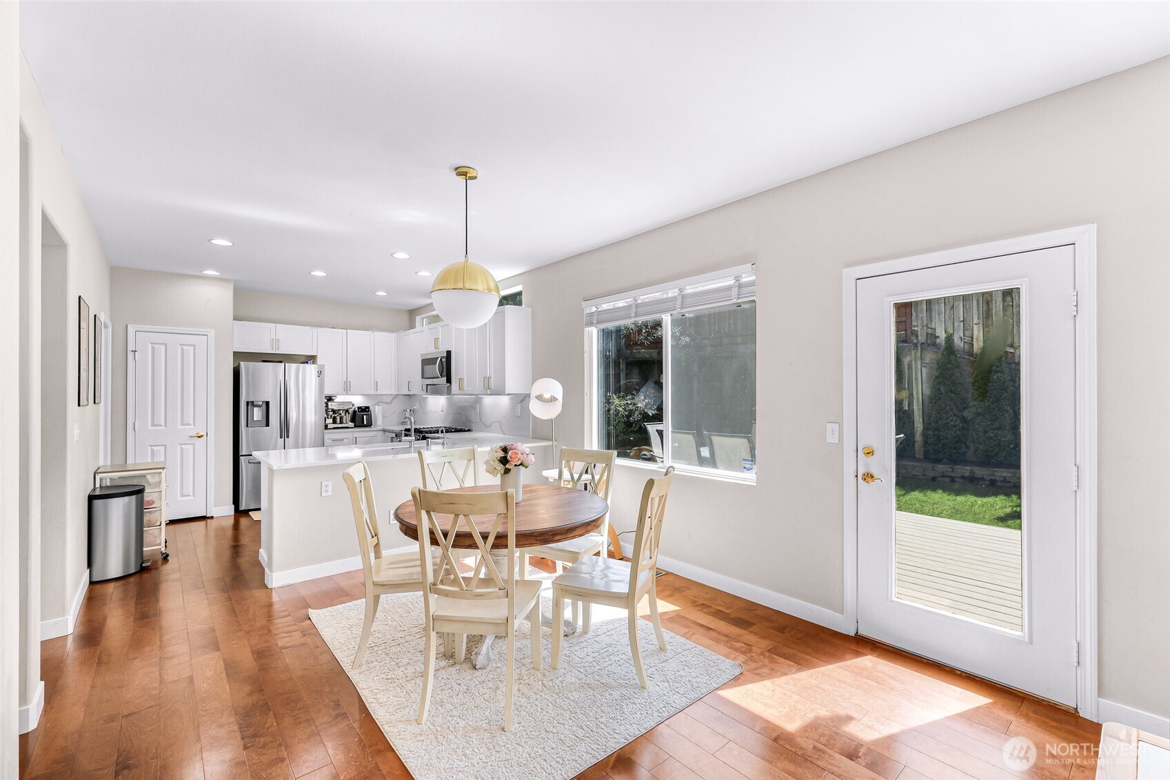 23977 SE 10th Street , Sammamish, WA 98075-8134