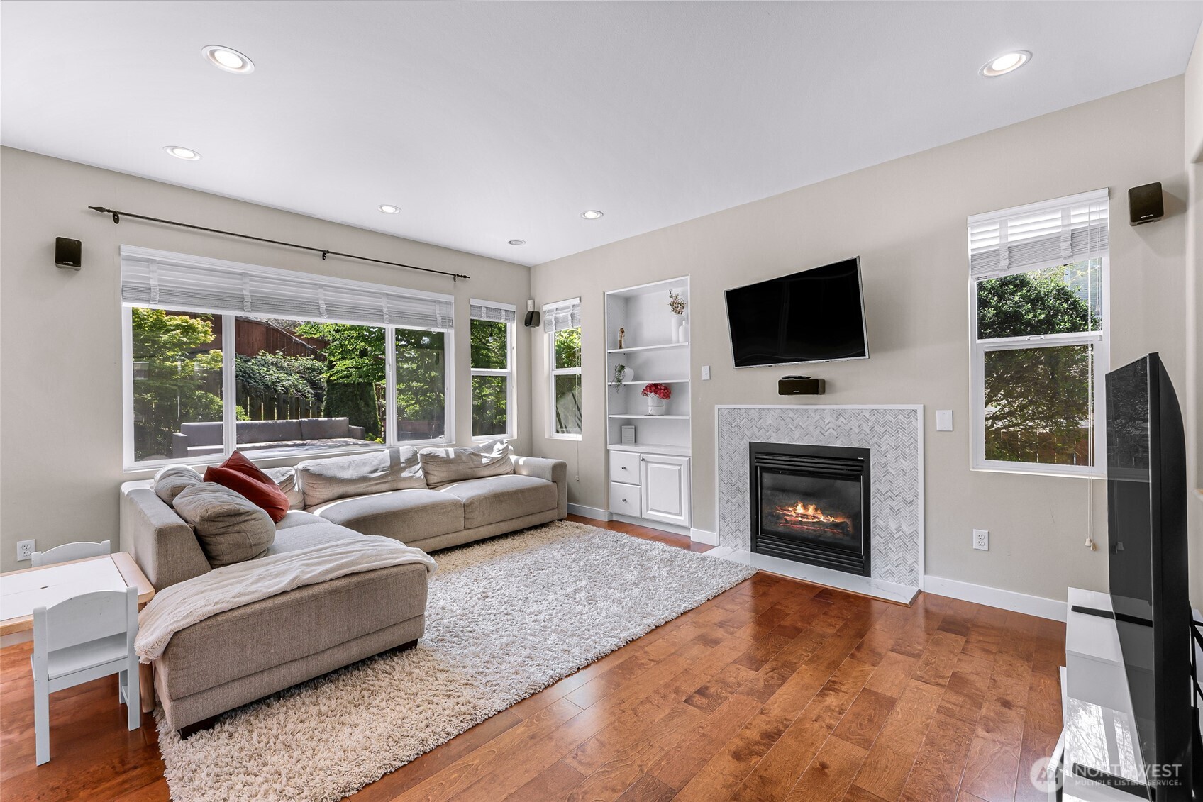 23977 SE 10th Street , Sammamish, WA 98075-8134