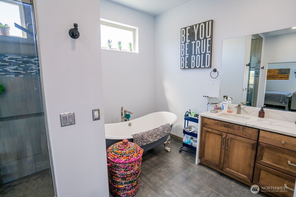 3962 Road F NE, Moses Lake, WA 98837