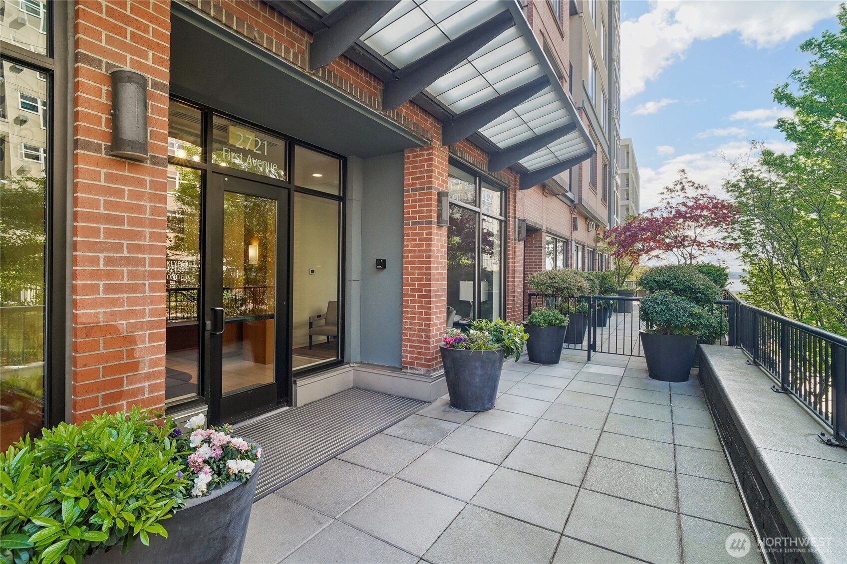 2721 1st Avenue #906, Seattle, WA 98121