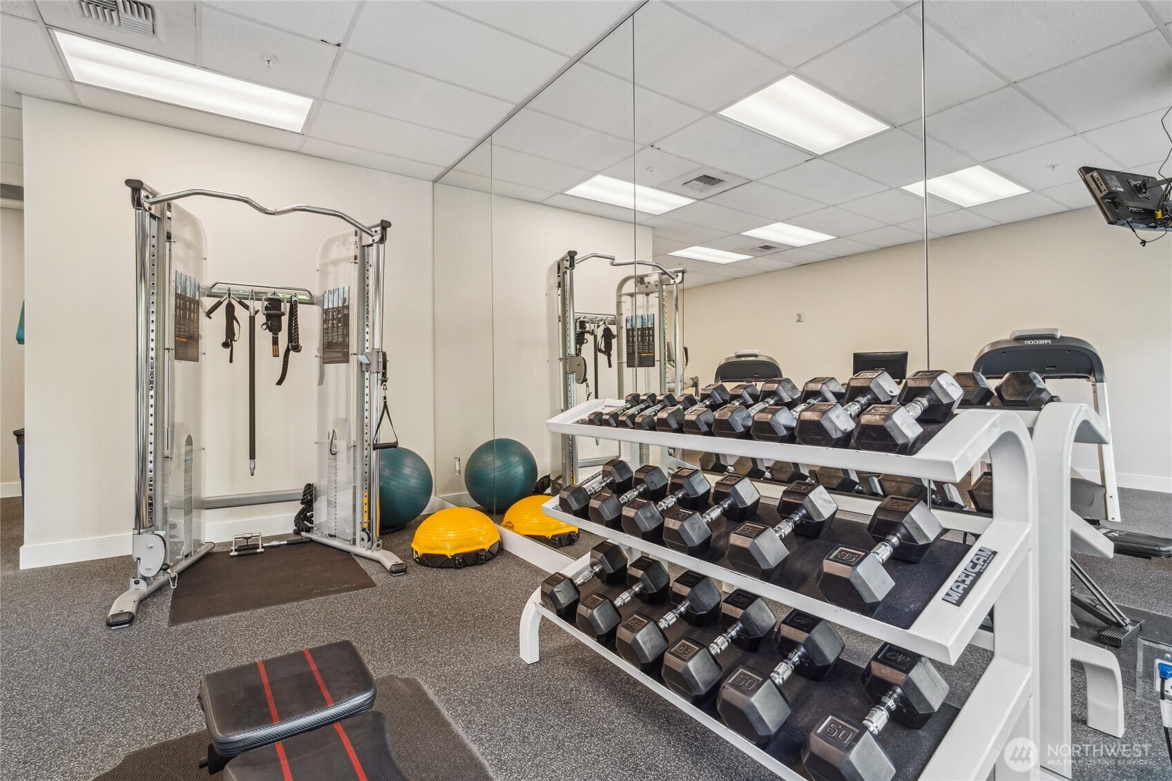 2721 1st Avenue #906, Seattle, WA 98121