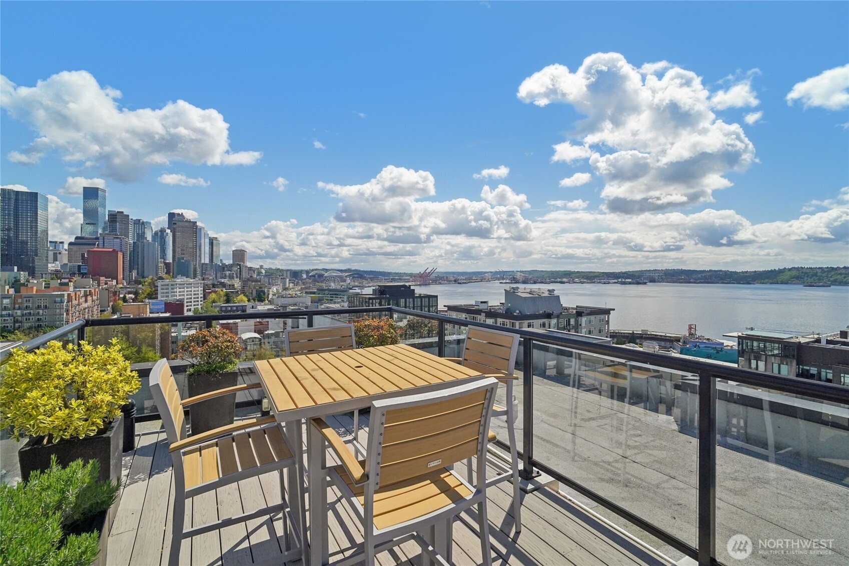 2721 1st Avenue #906, Seattle, WA 98121