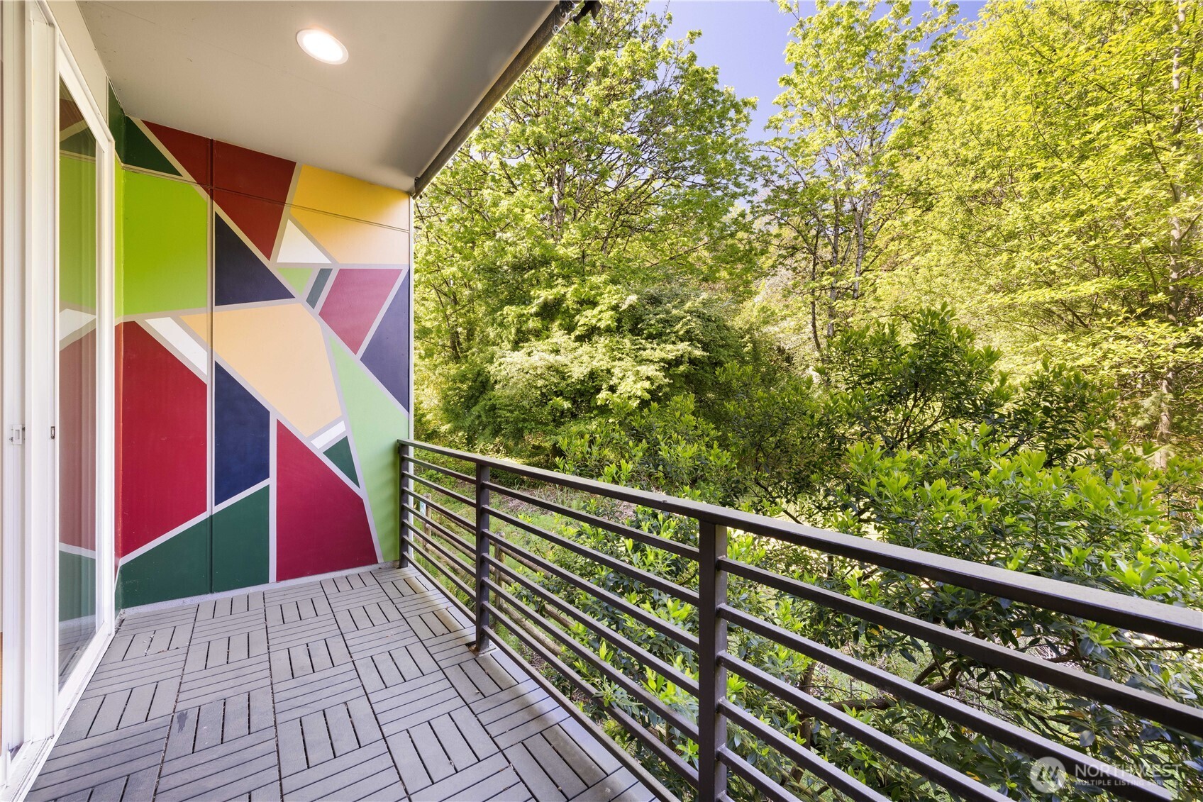 2705 S Charlestown Street , Seattle, WA 98108
