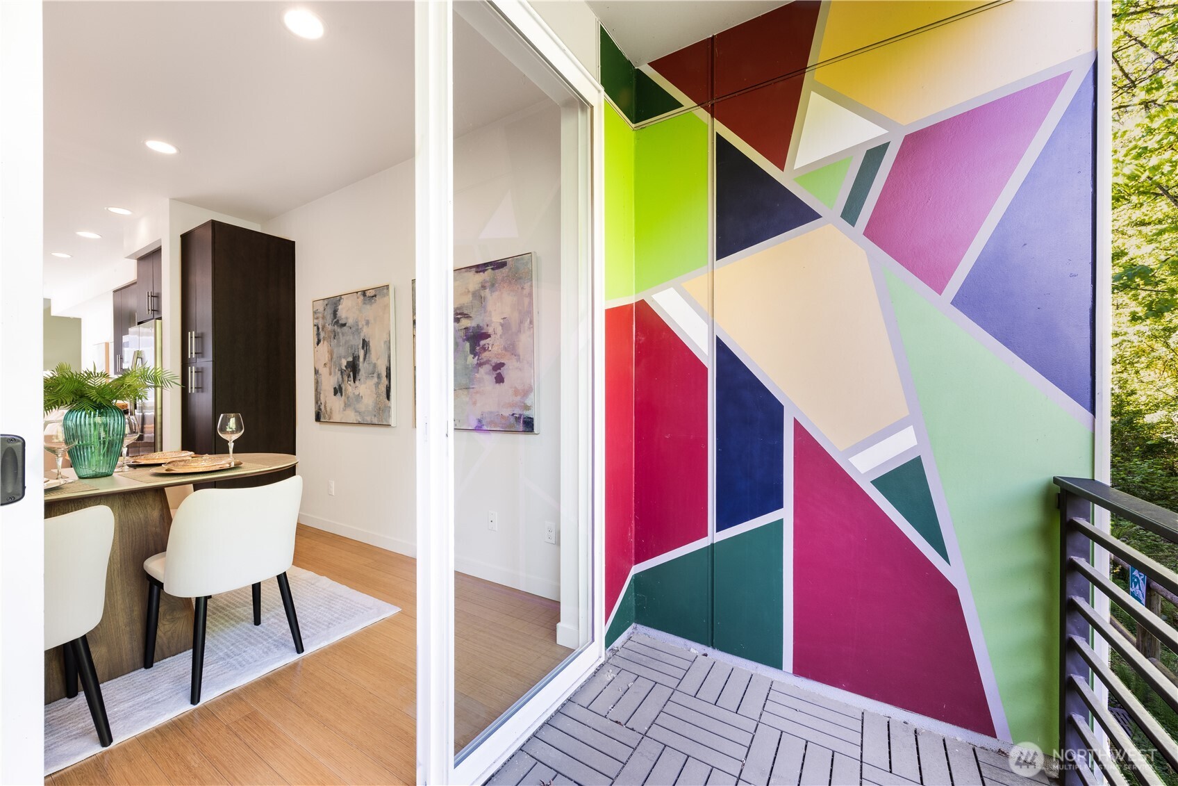 2705 S Charlestown Street , Seattle, WA 98108