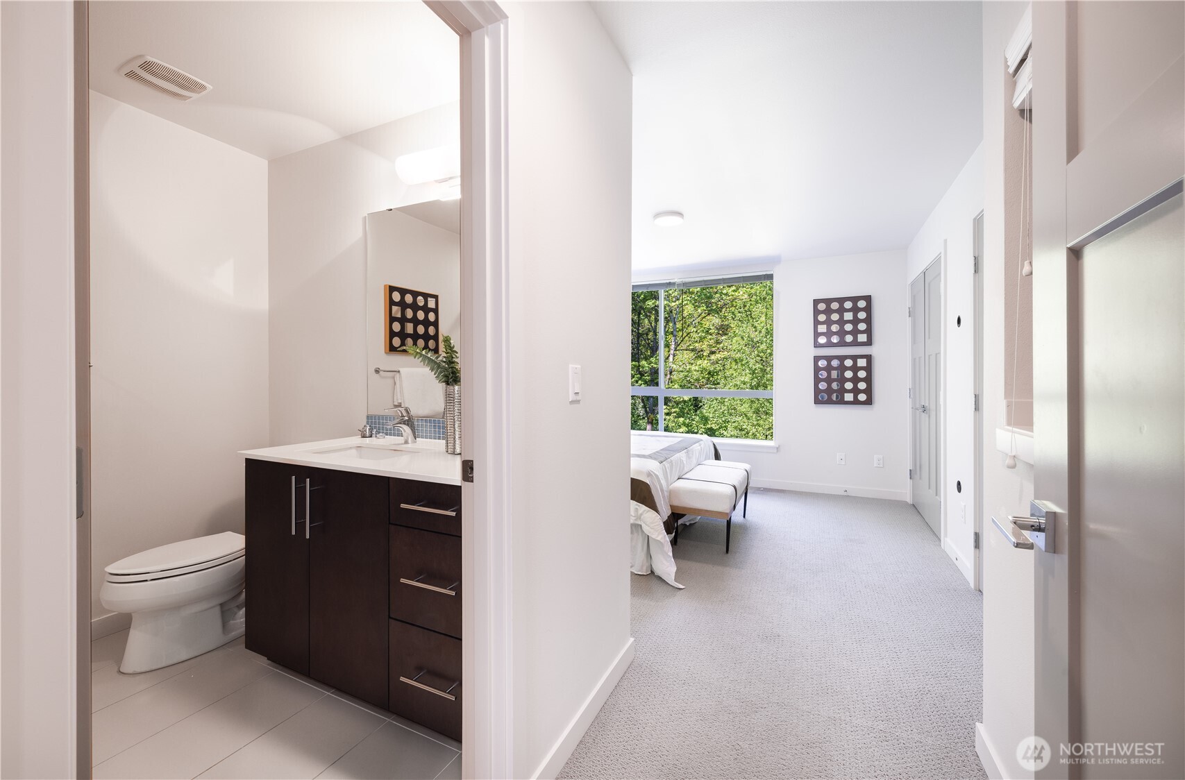 2705 S Charlestown Street , Seattle, WA 98108