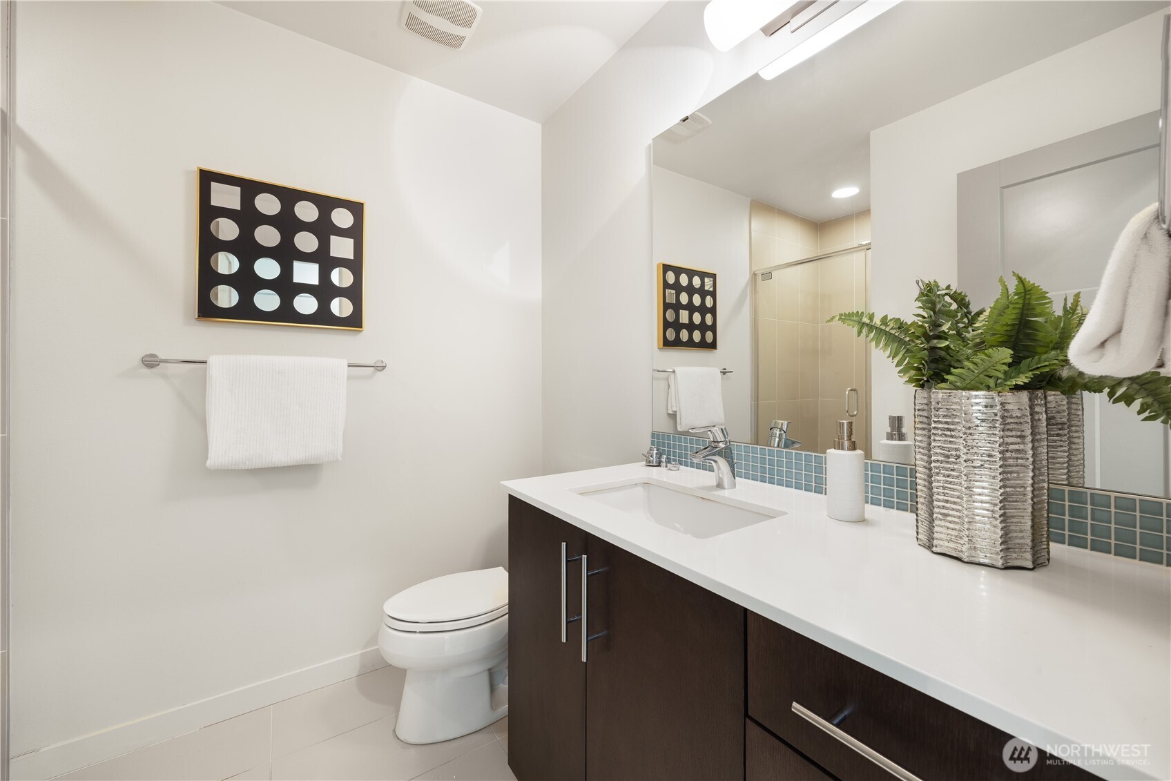 2705 S Charlestown Street , Seattle, WA 98108