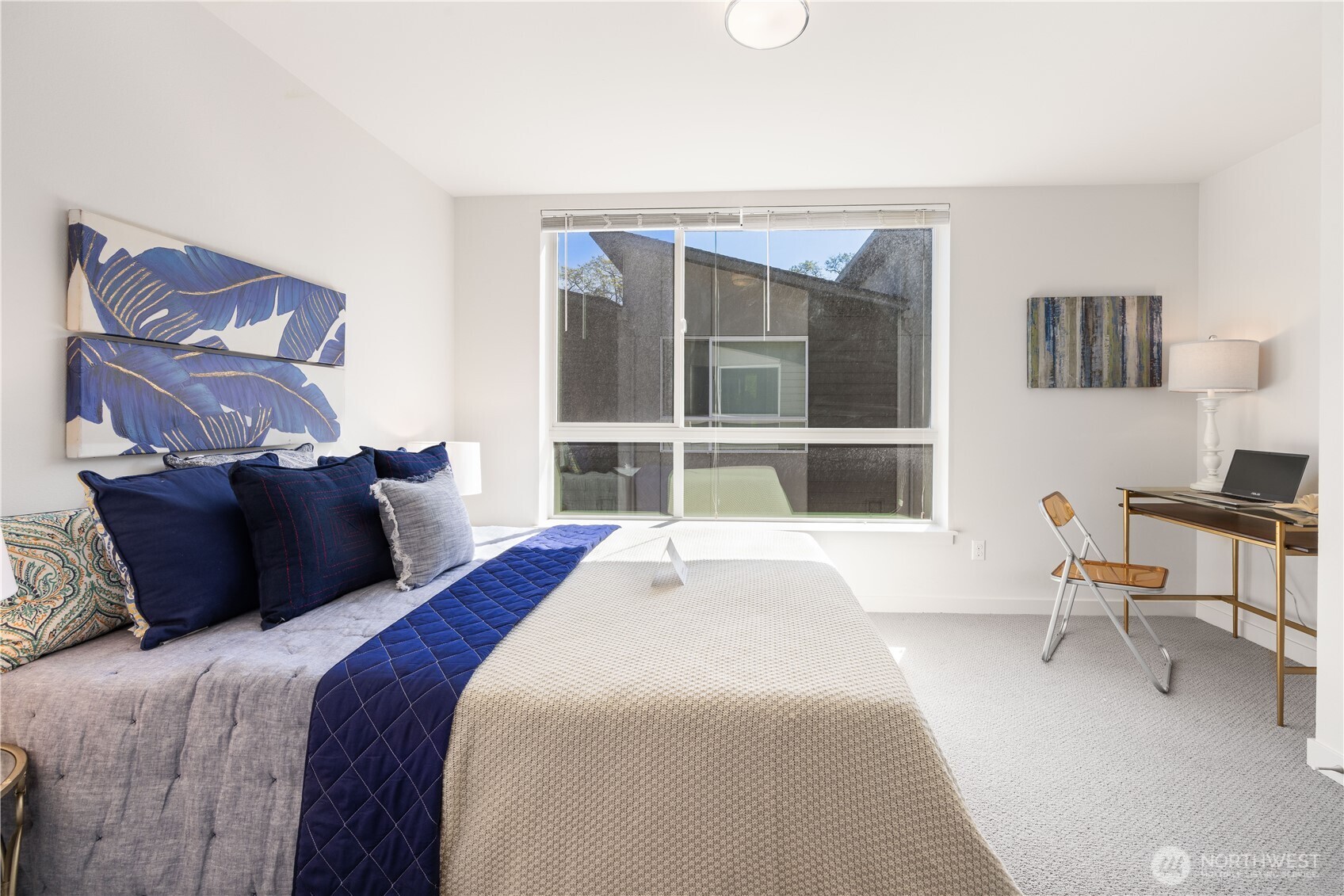 2705 S Charlestown Street , Seattle, WA 98108
