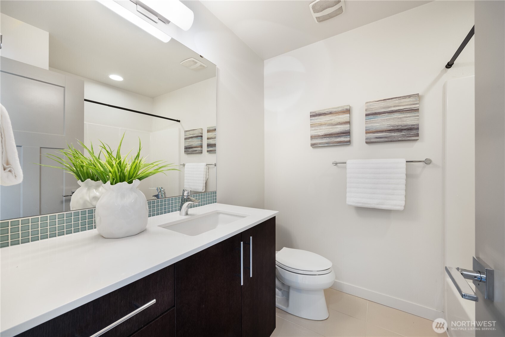 2705 S Charlestown Street , Seattle, WA 98108