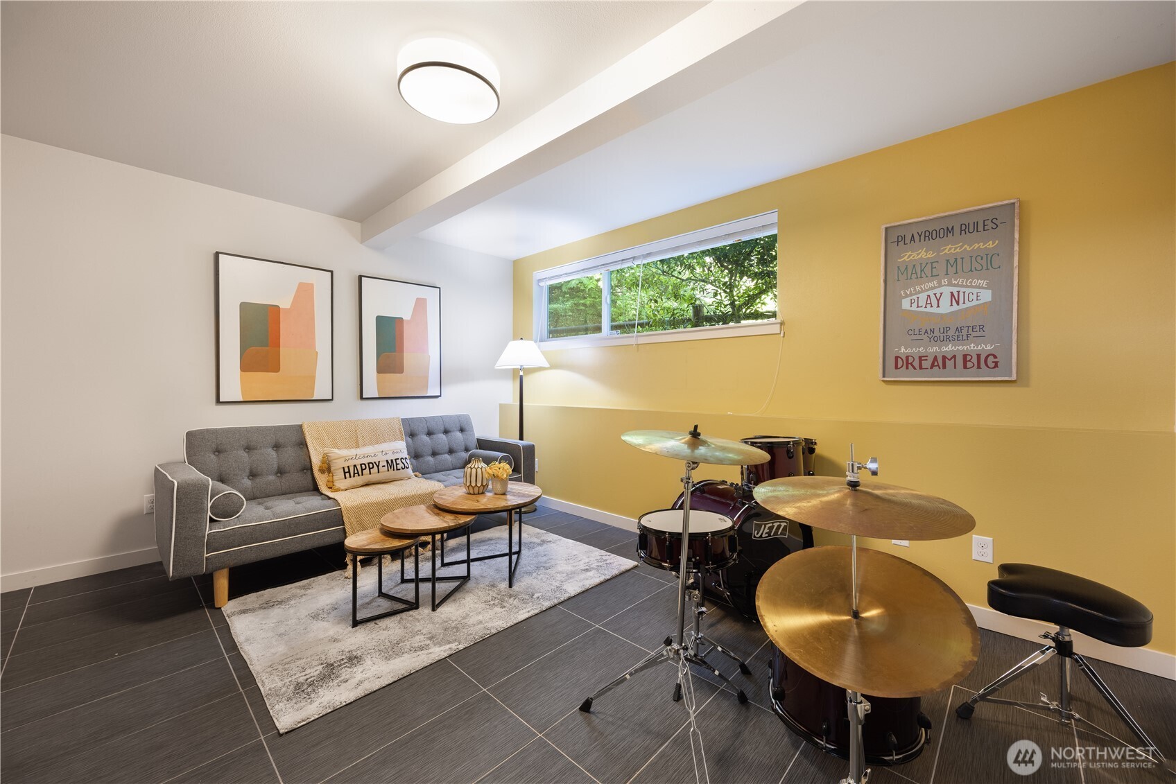 2705 S Charlestown Street , Seattle, WA 98108