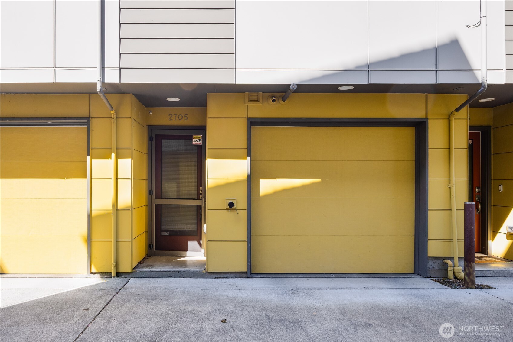 2705 S Charlestown Street , Seattle, WA 98108