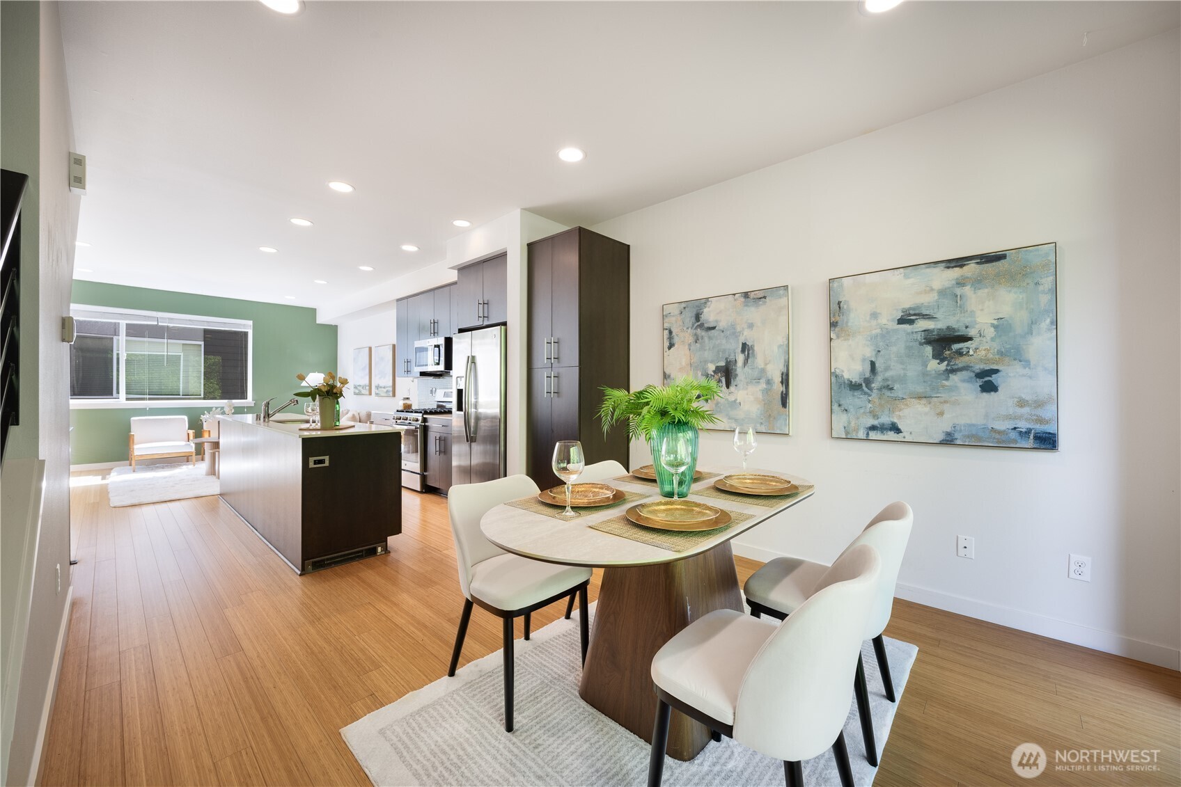2705 S Charlestown Street , Seattle, WA 98108