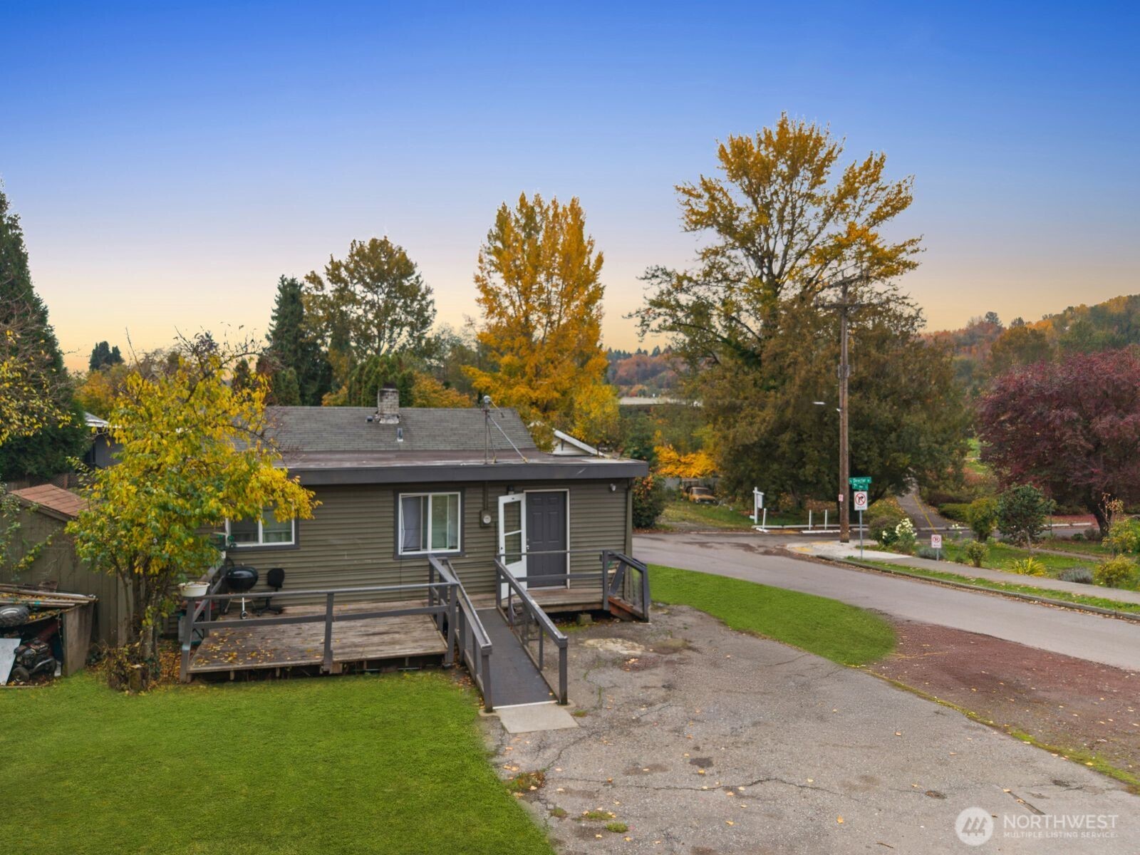 702 S Director Street , Seattle, WA 98108