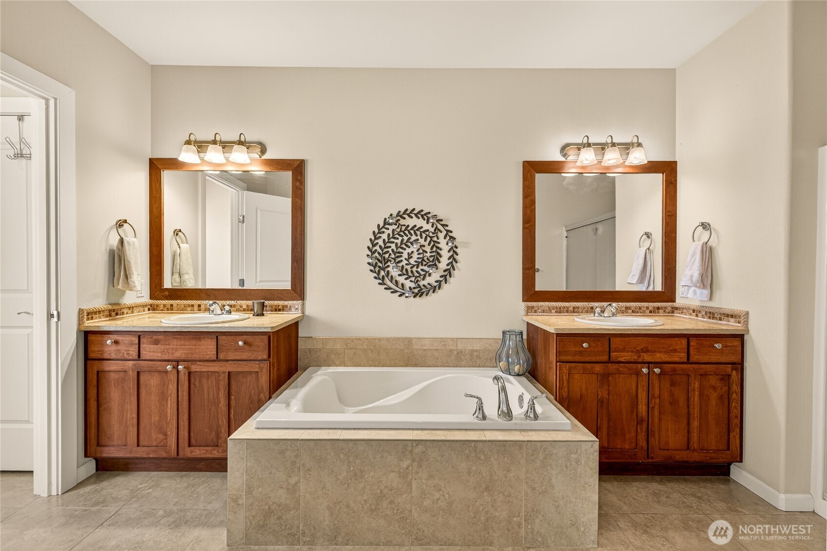 9349 NW Canyon Drive , Quincy, WA 98848