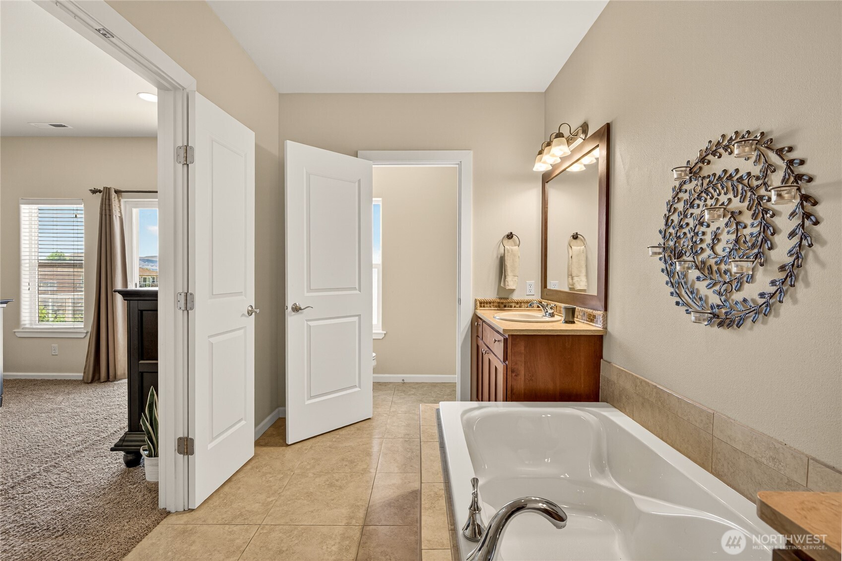 9349 NW Canyon Drive , Quincy, WA 98848