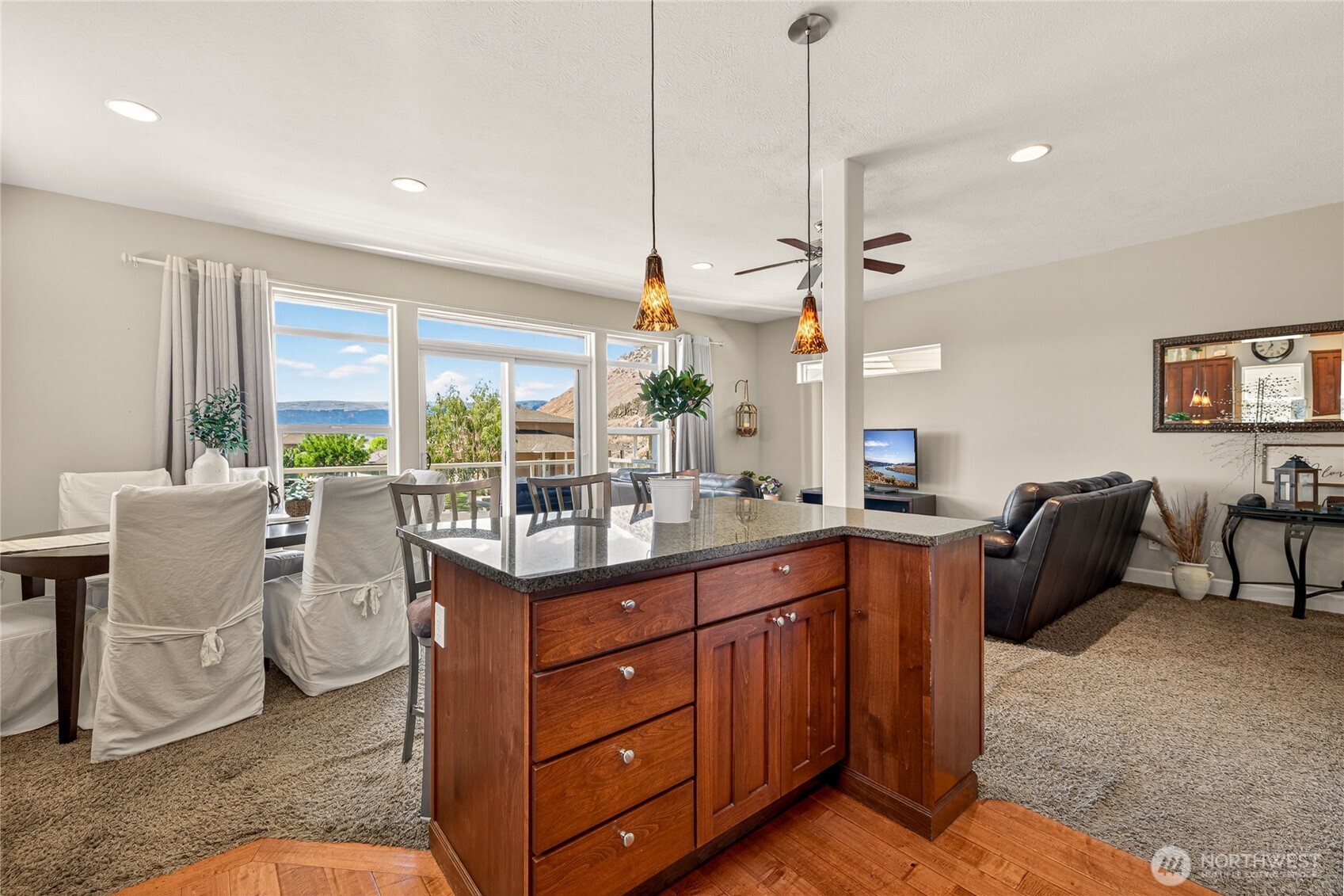 9349 NW Canyon Drive , Quincy, WA 98848