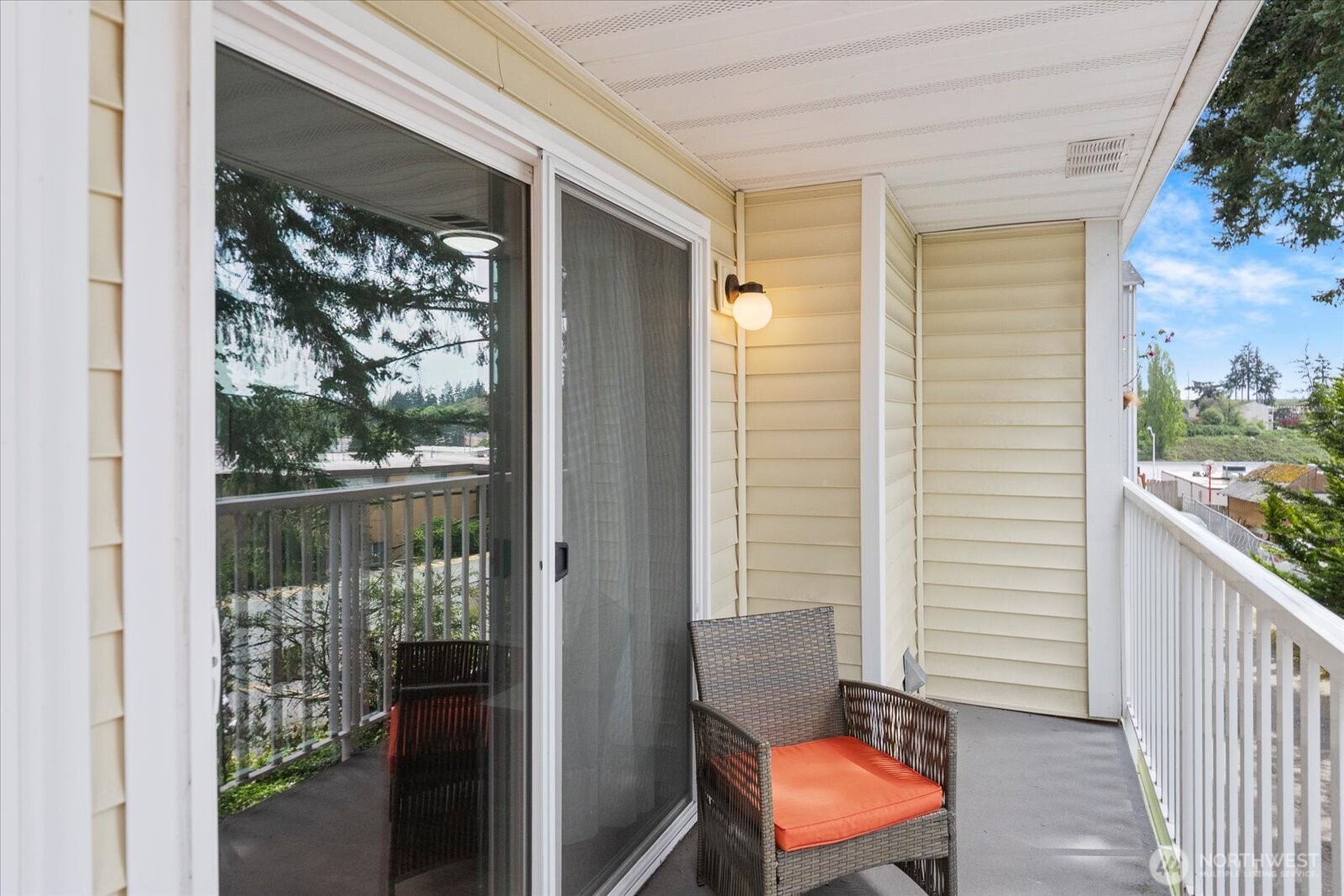 127 SW 154th Street #106, Burien, WA 98166