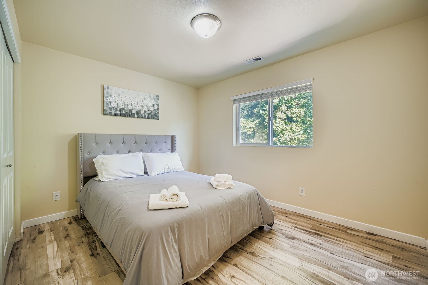 3971 E Roosevelt Avenue , Tacoma, WA 98404