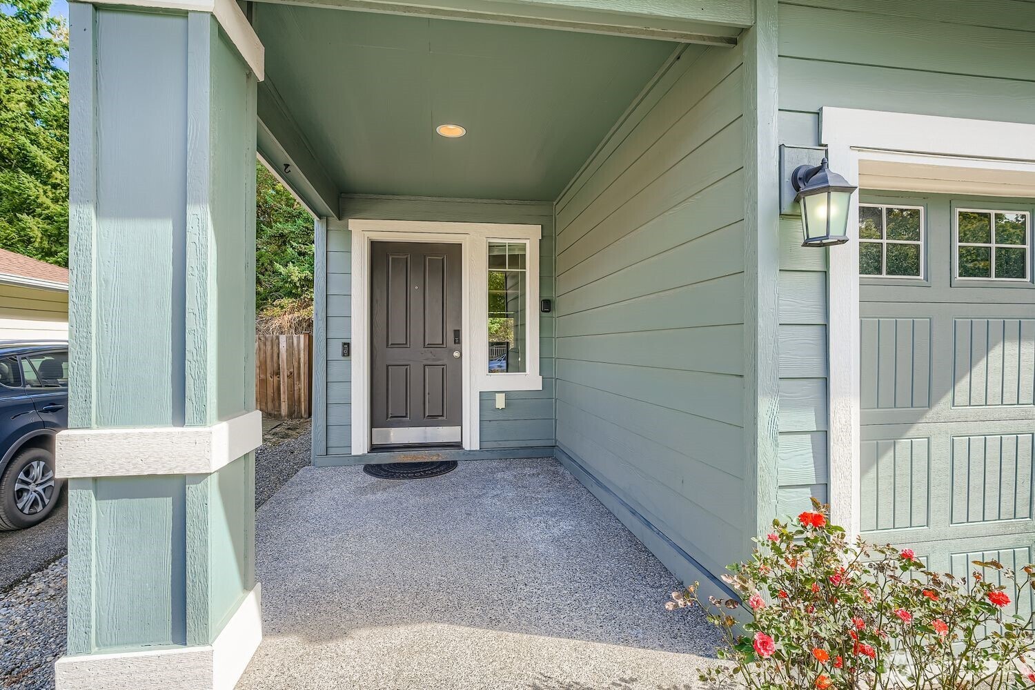 3971 E Roosevelt Avenue , Tacoma, WA 98404