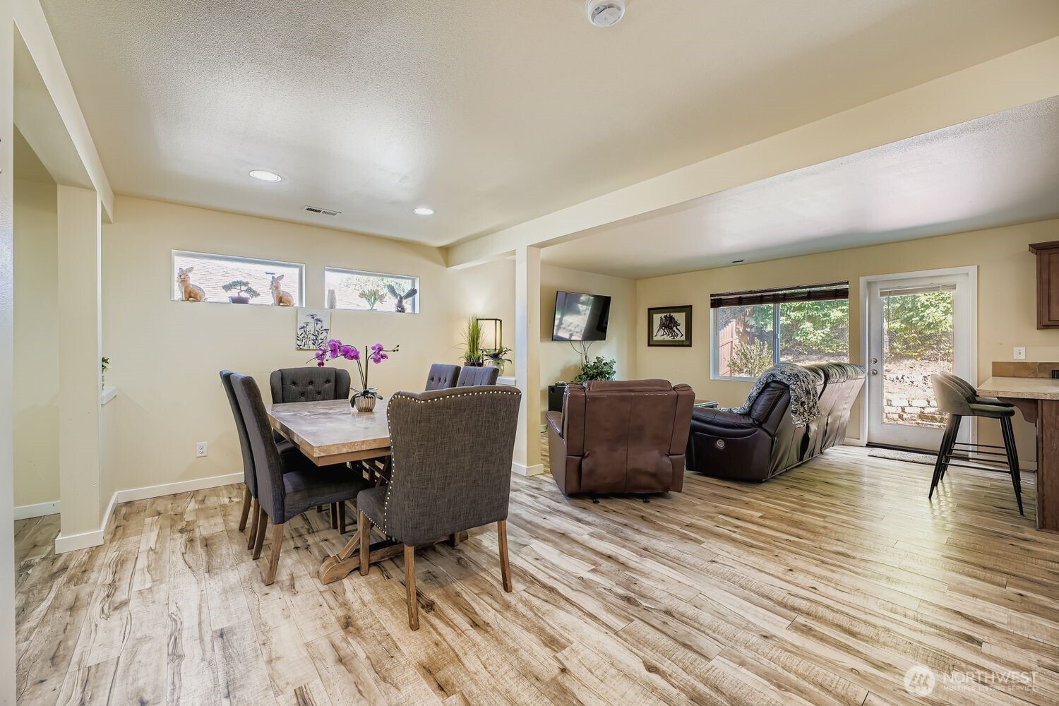 3971 E Roosevelt Avenue , Tacoma, WA 98404
