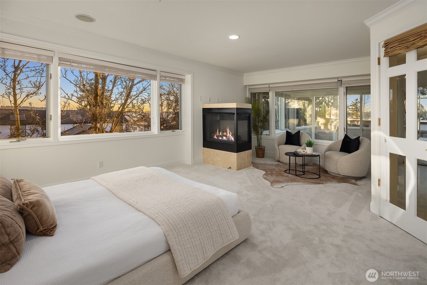 7 10th Avenue , Kirkland, WA 98033
