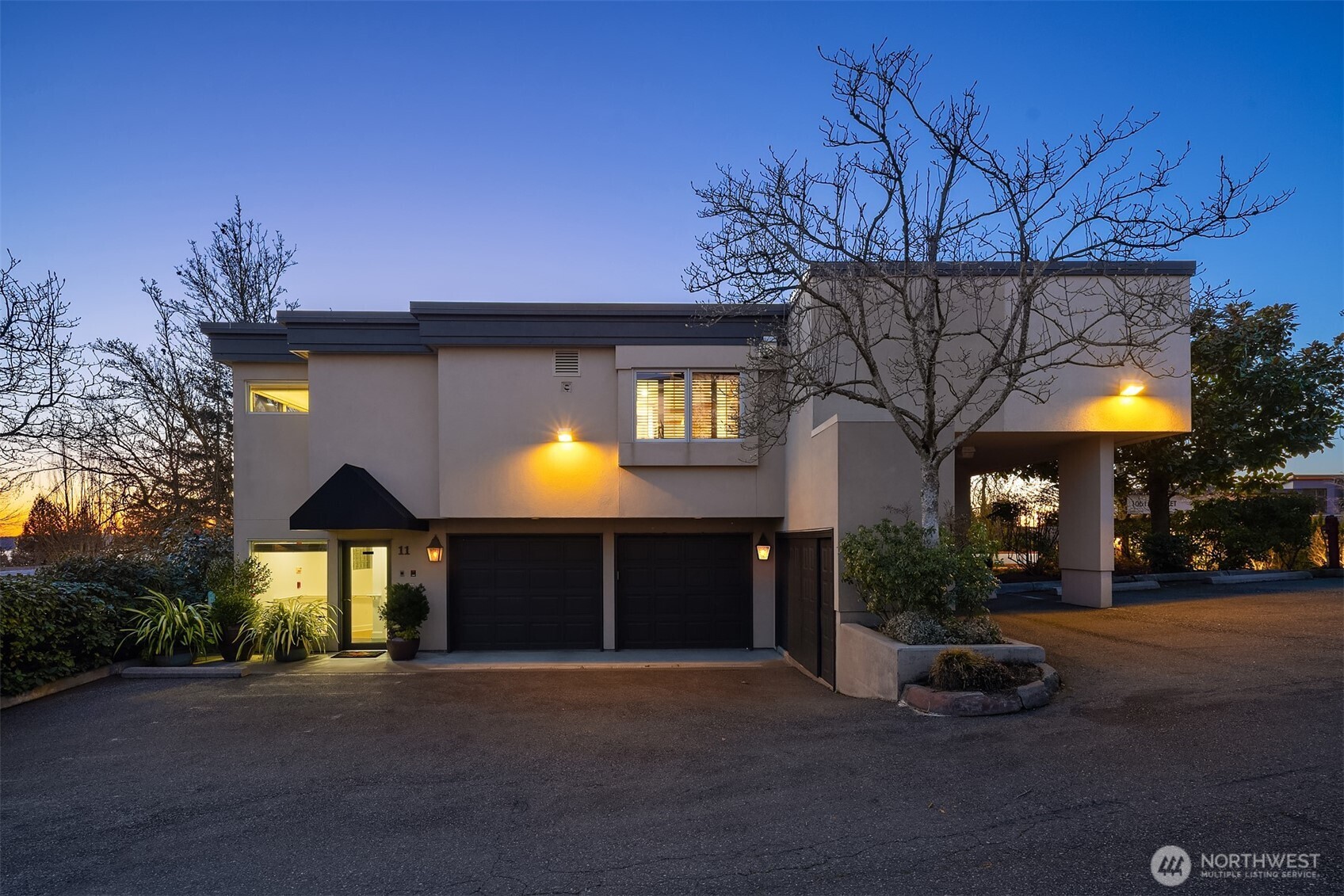7 10th Avenue , Kirkland, WA 98033