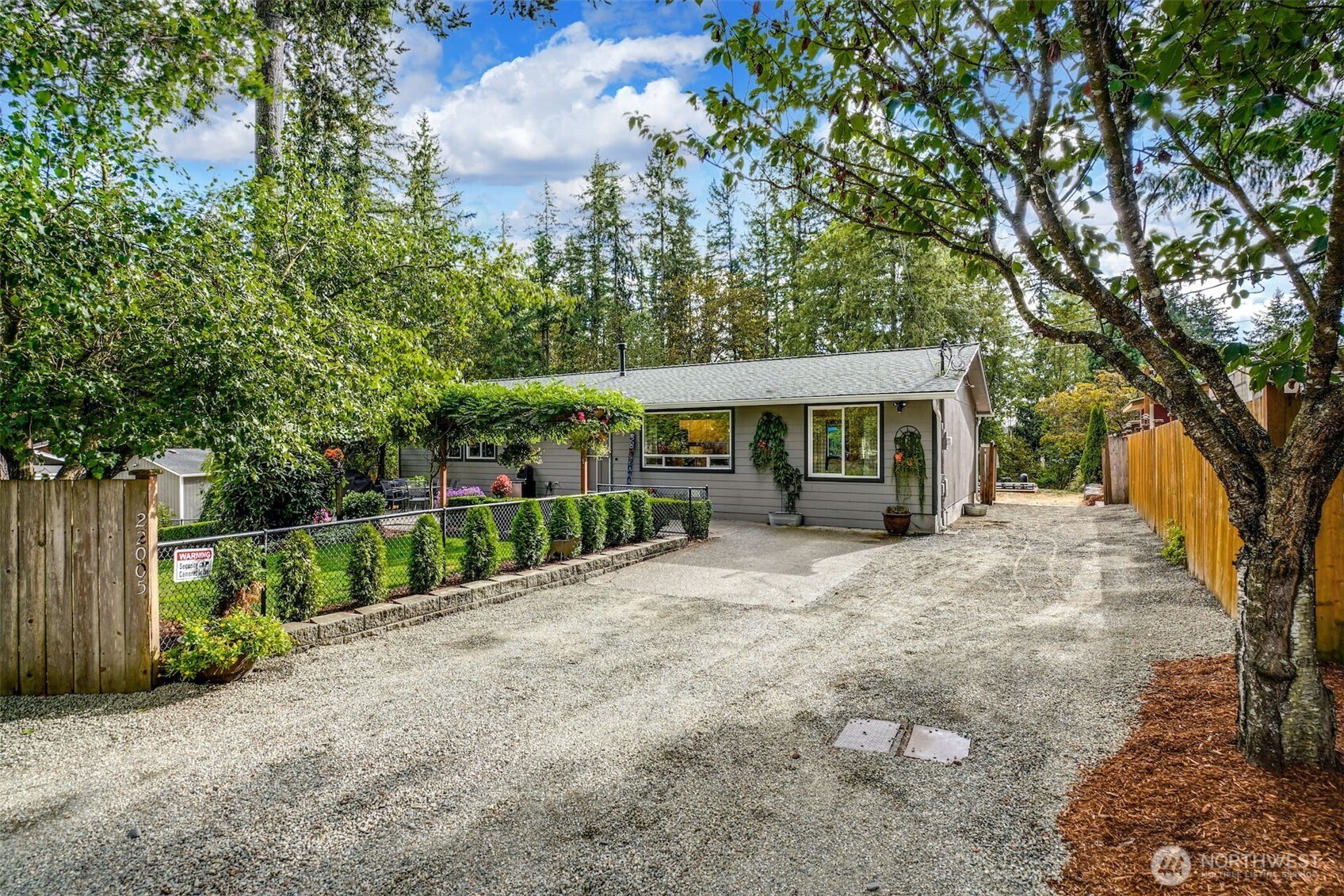 22005 SE 295th Place , Black Diamond, WA 98010