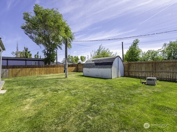 10369 Northern Avenue NE, Coulee City, WA 99115