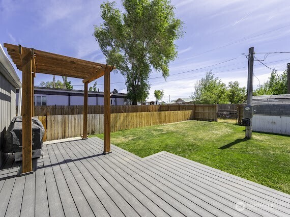 10369 Northern Avenue NE, Coulee City, WA 99115