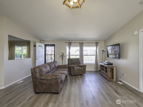 10369 Northern Avenue NE, Coulee City, WA 99115