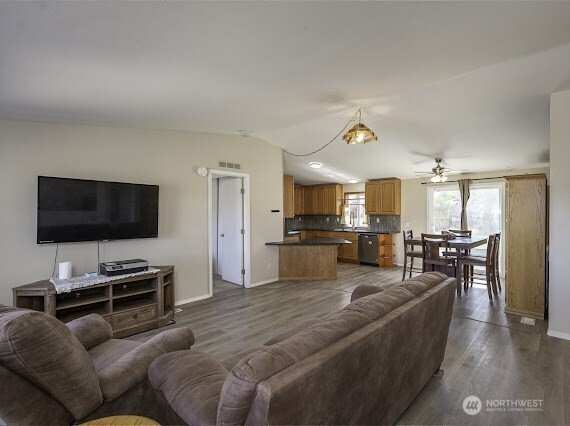 10369 Northern Avenue NE, Coulee City, WA 99115