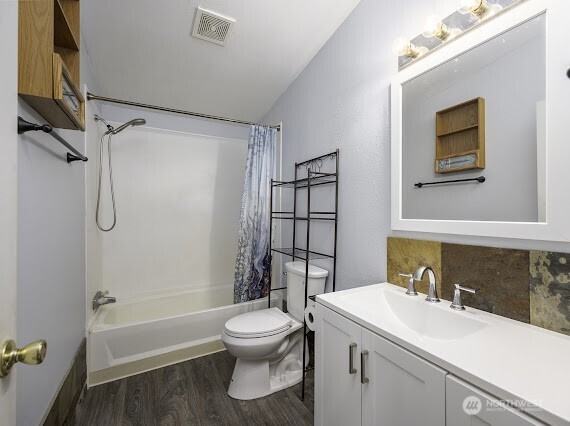 10369 Northern Avenue NE, Coulee City, WA 99115