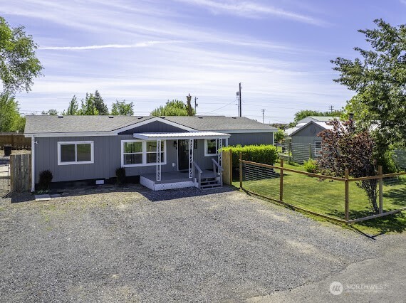 10369 Northern Avenue NE, Coulee City, WA 99115