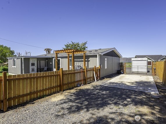 10369 Northern Avenue NE, Coulee City, WA 99115