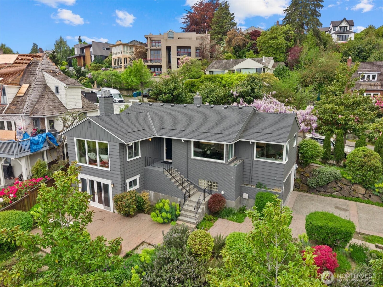 4565 E Laurel Drive NE, Seattle, WA 98105-3838