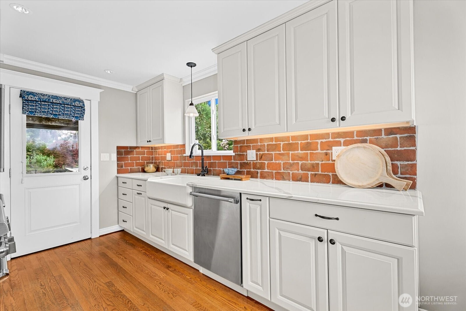 4565 E Laurel Drive NE, Seattle, WA 98105-3838