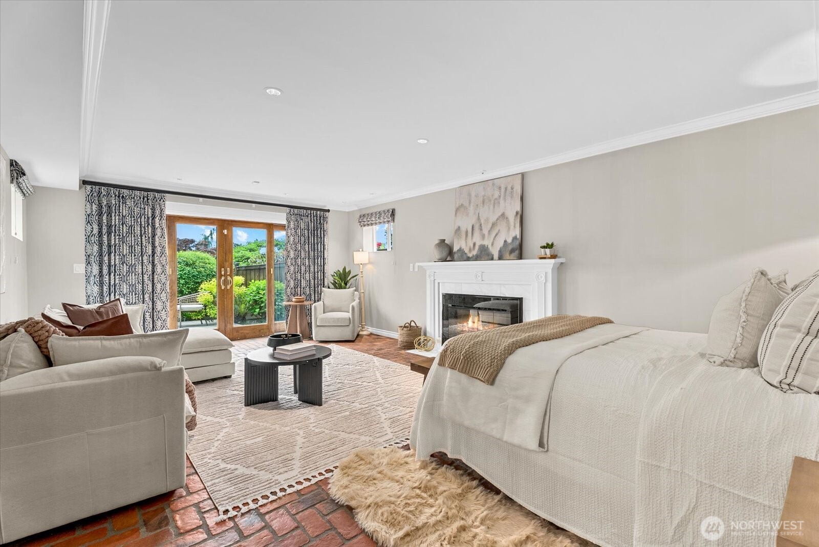 4565 E Laurel Drive NE, Seattle, WA 98105-3838