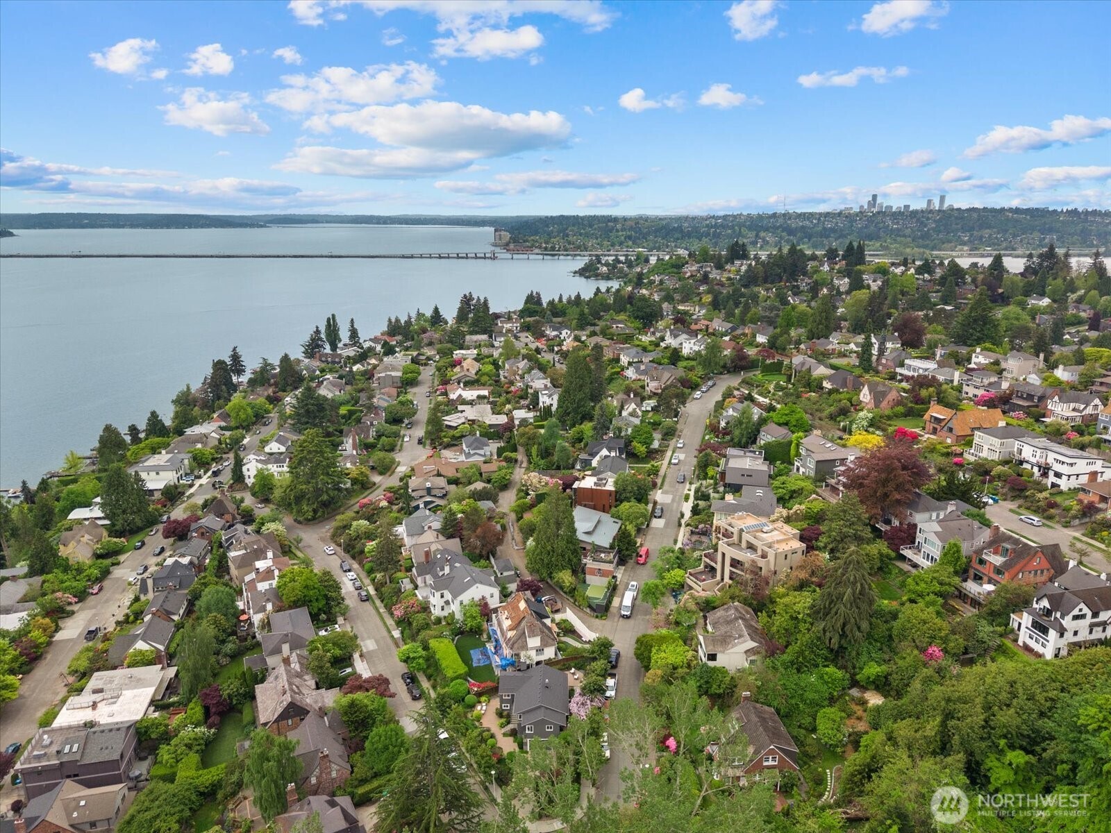 4565 E Laurel Drive NE, Seattle, WA 98105-3838