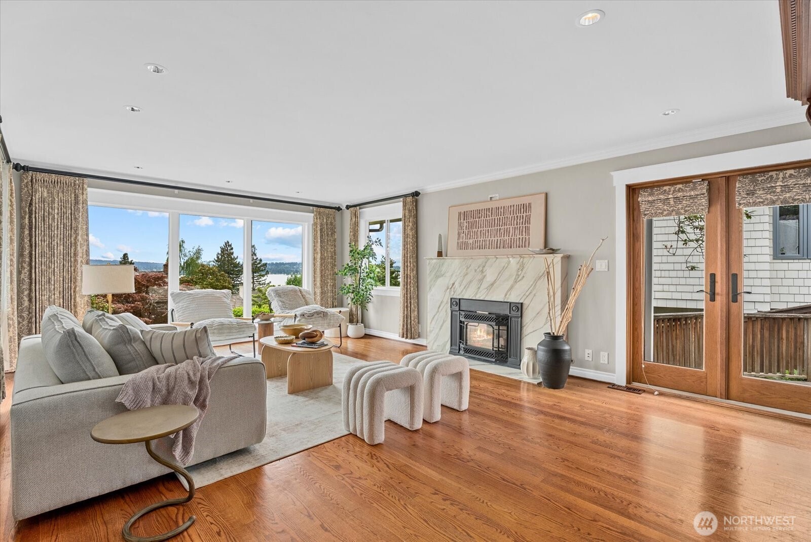 4565 E Laurel Drive NE, Seattle, WA 98105-3838