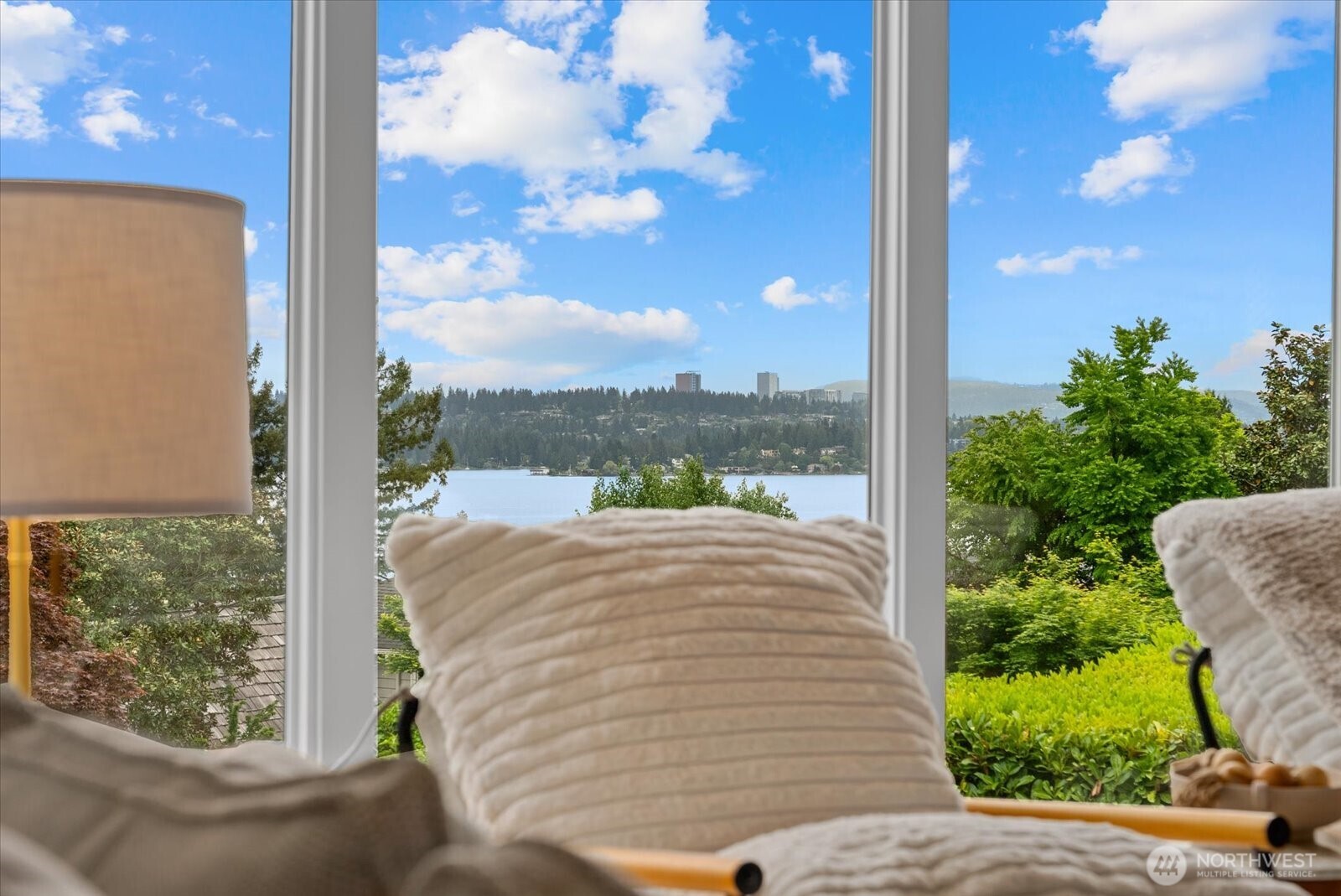 4565 E Laurel Drive NE, Seattle, WA 98105-3838