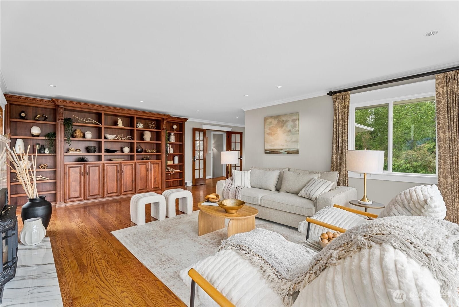 4565 E Laurel Drive NE, Seattle, WA 98105-3838