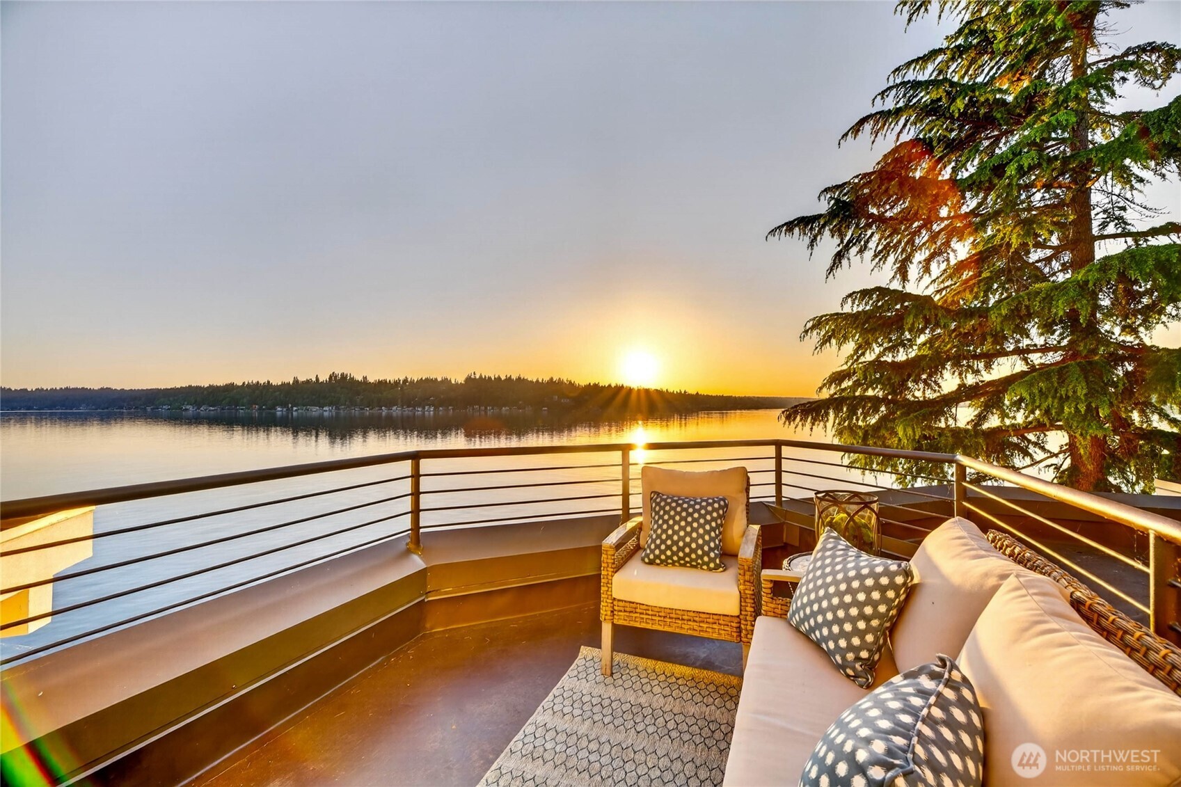 2007 E Lake Sammamish Parkway NE, Sammamish, WA 98074