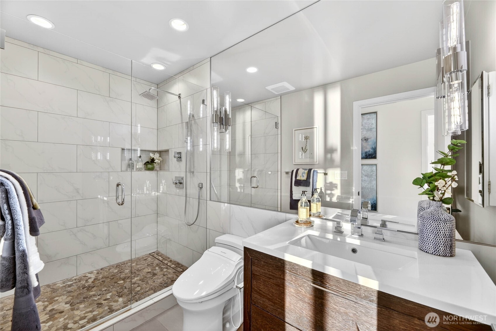 2007 E Lake Sammamish Parkway NE, Sammamish, WA 98074