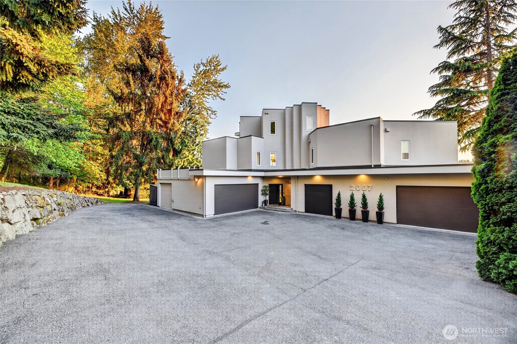 2007 E Lake Sammamish Parkway NE, Sammamish, WA 98074