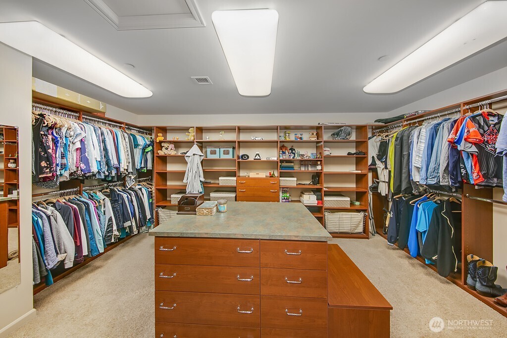 11211 Wachusett Road , Woodway, WA 98020